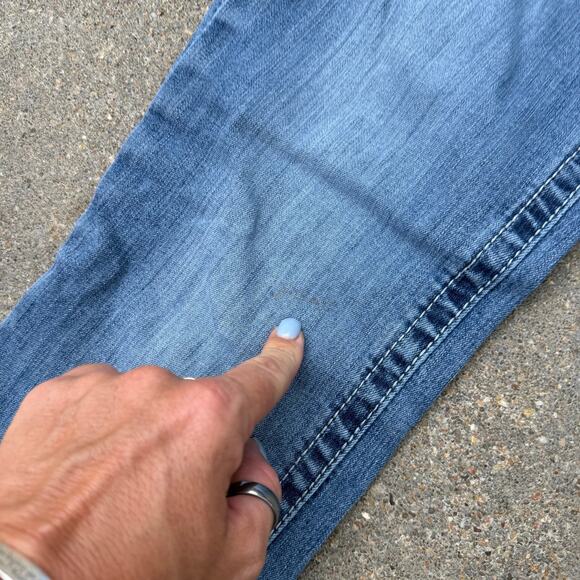 Ariat REAL 29R Straight Leg Mid Rise Light Blue Jeans Style 10017217 - Picture 4 of 9